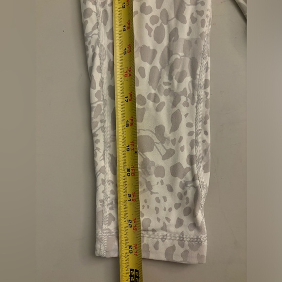Lululemon Align High-Rise Pant Cheetah Camo Antique White Multi Size 0 - Picture 8 of 9